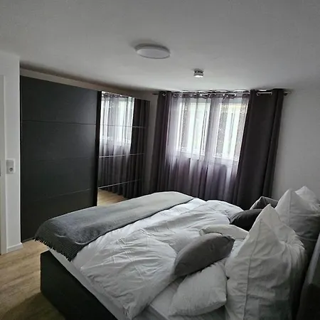 Lejlighed Stylish For Short & Long-term Niederdorla