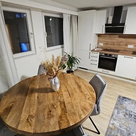 Stylish For Short & Long-term Lejlighed