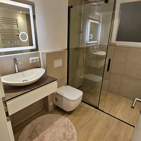 Lejlighed Stylish For Short & Long-term Niederdorla