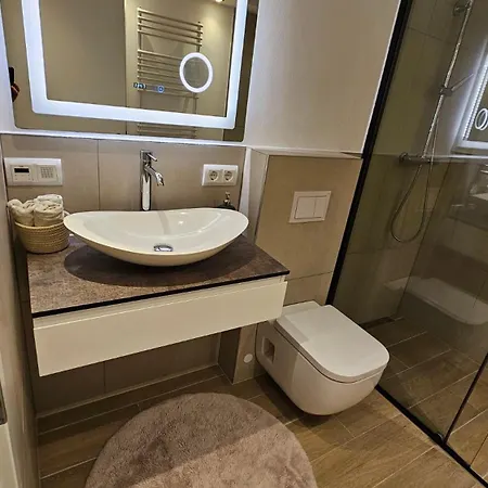 Stylish For Short & Long-term Lejlighed *